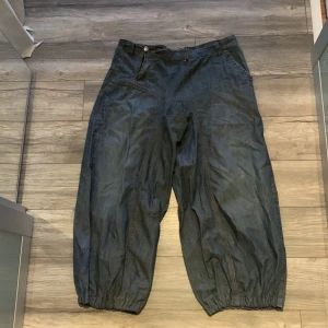 Balloon byxor  - Balloon byxor as baggy sitter skitfint bara inte min stil längre 