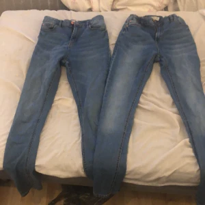 Byxor  - Storlek 170 på båda  100 kr st  Inte använda mycket 