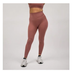 Ljusrosa tights mklifestyle  - Säljer mina mörkrosa tights från mklifestyle då jag inte använder dom längre. Använda typ 3-4 gånger.  Storlek L Nypris: 499kr