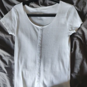 Sommar topp  - Säljer för 10 kr Storlek M 