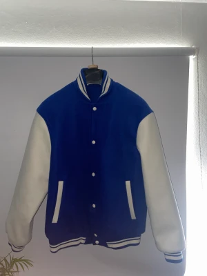 Basket Jacka  - En basket jacka från Zara i strl M Oanvänd och i perfekt skick 