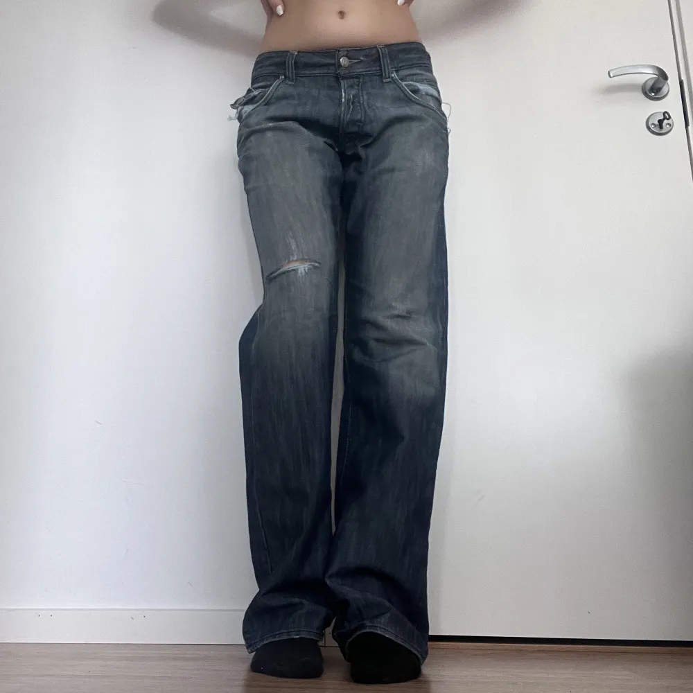 Supersnygga Lågmidjade jeans 👖 . Jeans & Byxor.