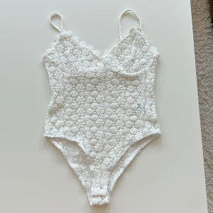 Body  - Jätte fin body från h&m, aldrig använd. 