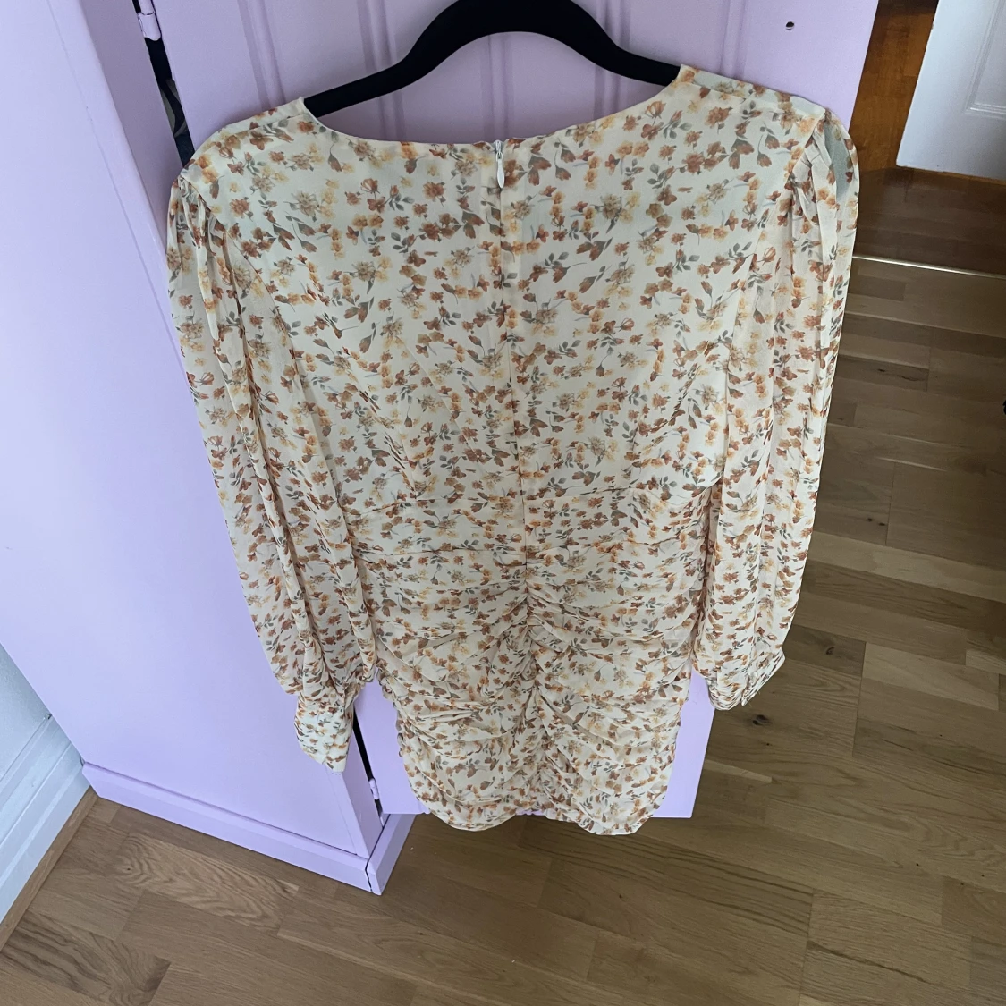 Blommig klänning - 91