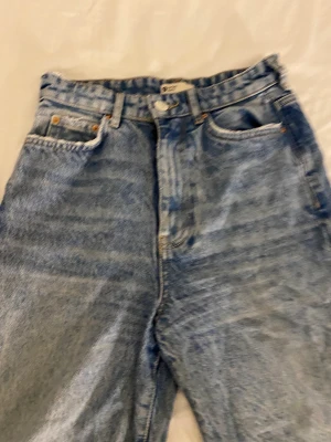 High waist jeans - Ett par highwaist jeans som inte används längre. Nypris 400kr. Priset kan diskuteras 