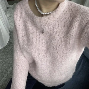 Rosa stickad  - Jättefin men passar inte mig tyvärr. 💕