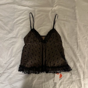 Topp  - Säljer denna supersöta topp från Cider