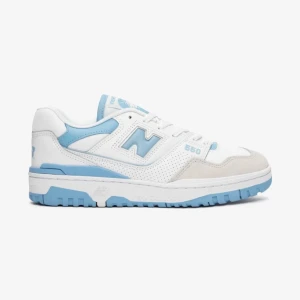 New balance 550 - Säljare mina new balance 550 för de inte kommer till användning. Köpte dem för cirka 1700 men säljer för 1000 Vid snabb affär så kan priset diskuteras🩷🩵