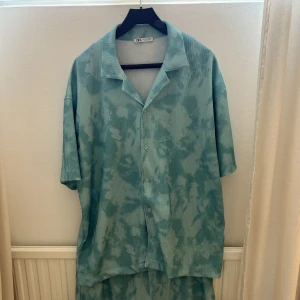 zara set - blåmönstrat zara set, använd 1 gång