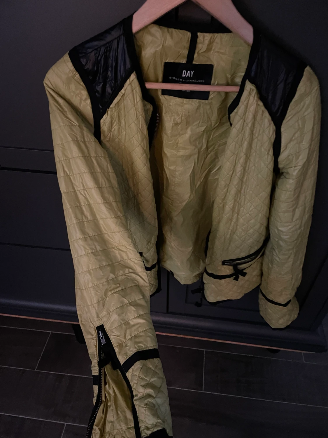 Super fin jacka från DAY, säljer för 350kr🩷 - 90