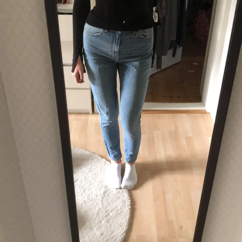 Mom jeans från zalando i tall modell!!. Jeans & Byxor.