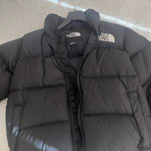 Svart north face puffer jacket, storlek S. 1500kr och köpare står för frakt 🫶🫶 