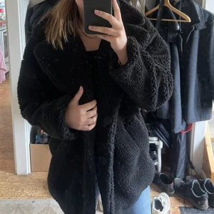 Jacka - Jätte skön och mysig jacka som passar både hösten och vintern från NA-KD Finns inte att köpa längre från dom