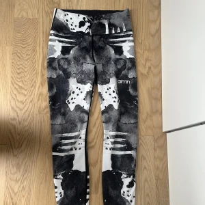 Träningstights  - Jättesköna träningstights med hög midja