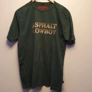 Grön Sparsamt använd tröja från Blend stl S Nyskick