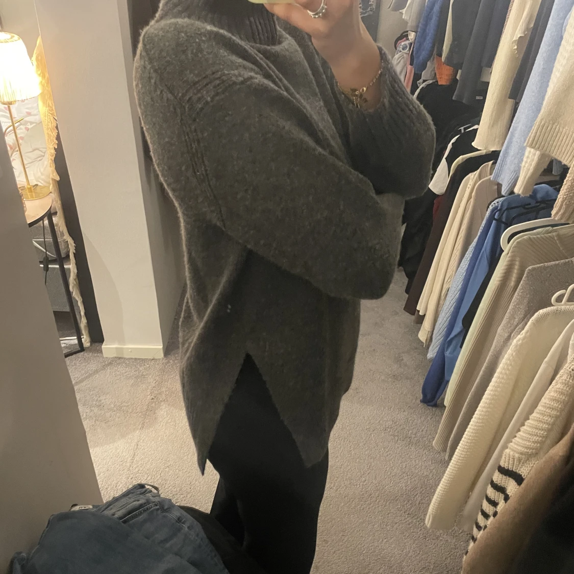 Mörkgrå stickad från hm - 90