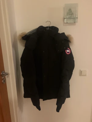 Canada Goose Moose Knuckles  - Två helt nya jackor (oanvända).  Nypris båda tillsammans ~30xxx. Skriv för mer info/bilder.