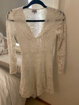 Festklänning - Superfin klänning. Använd 1 gång