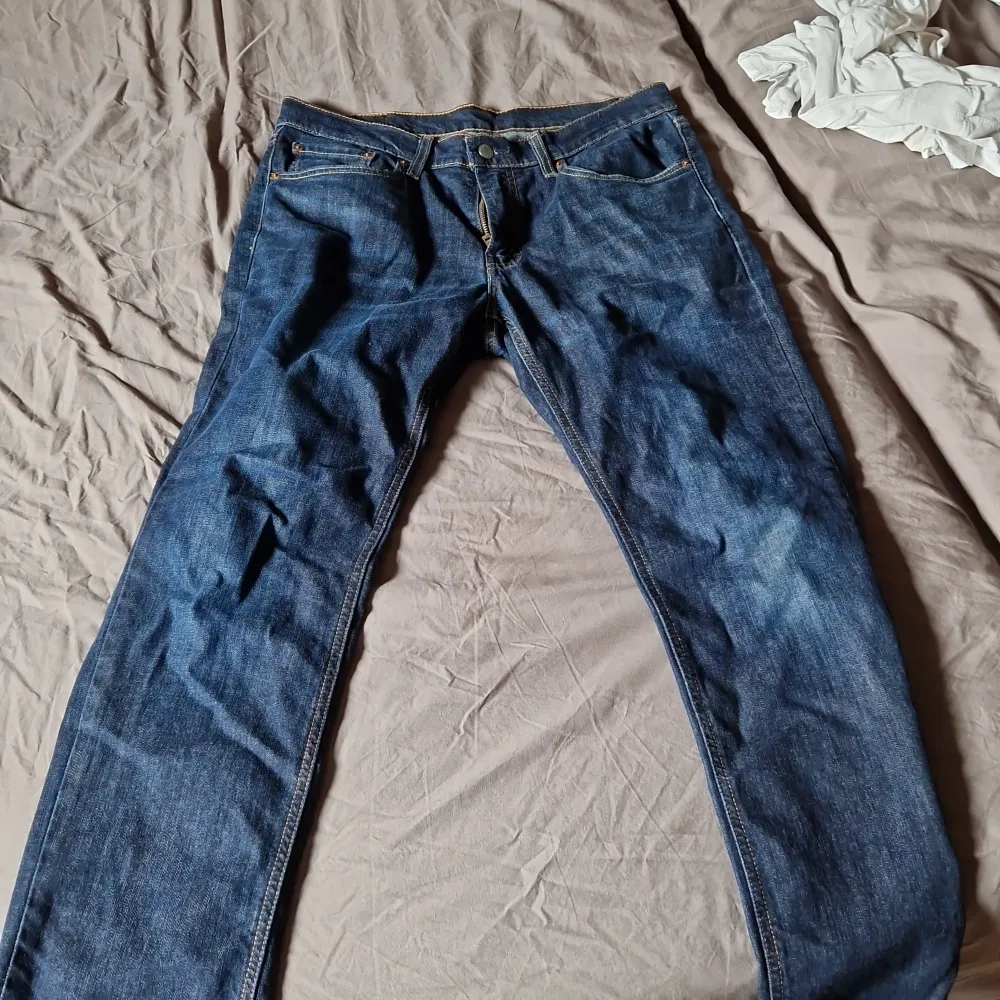 Gamla levis 514 size w32 l 30. Jeans & Byxor.