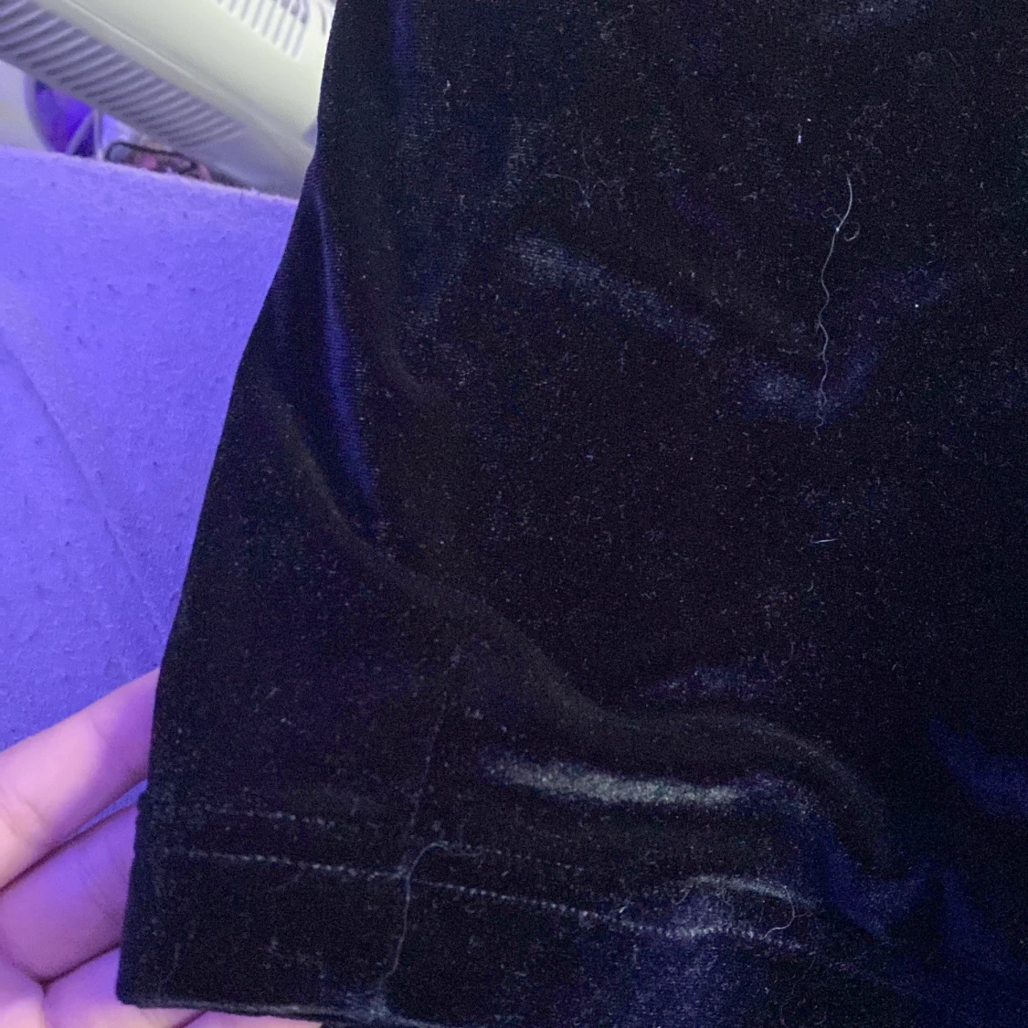 Mjuk och kort svart kjol  - 91