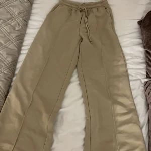 Byxor  - SHEIN  Storlek xs petite 