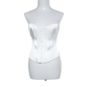 Korsett - Säljer min älskade zara korsett då den aldrig använts❤️den är så himla fin och så fin passform! Kom privat för fler bilder. Pris kan diskuteras 
