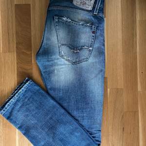 Schysta Replay jeans, W29 L32. Pris kan diskuteras vid snabb affär. 