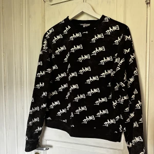 Tröja från Madlady - Tröja med tryck. Från Madlady, kollektion från Ribecka.   Storlek XS