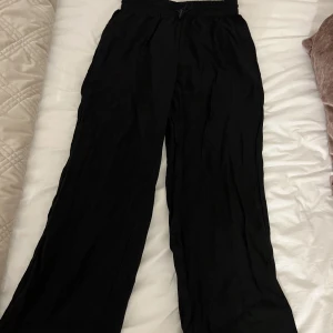 Linne byxor  - Linne byxor från SHEIN (petite)  Aldrig använda bara tvättade  