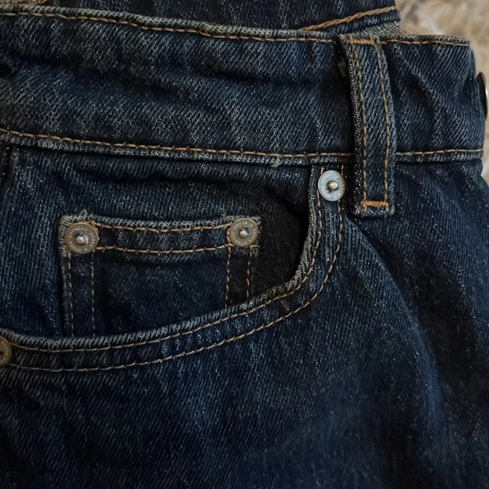 Fina jeans från other stories. Aldrig använd. Straight modell.💕. Jeans & Byxor.