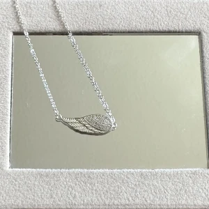 ängel halsband  - i äkta silver, sparsamt använd:)