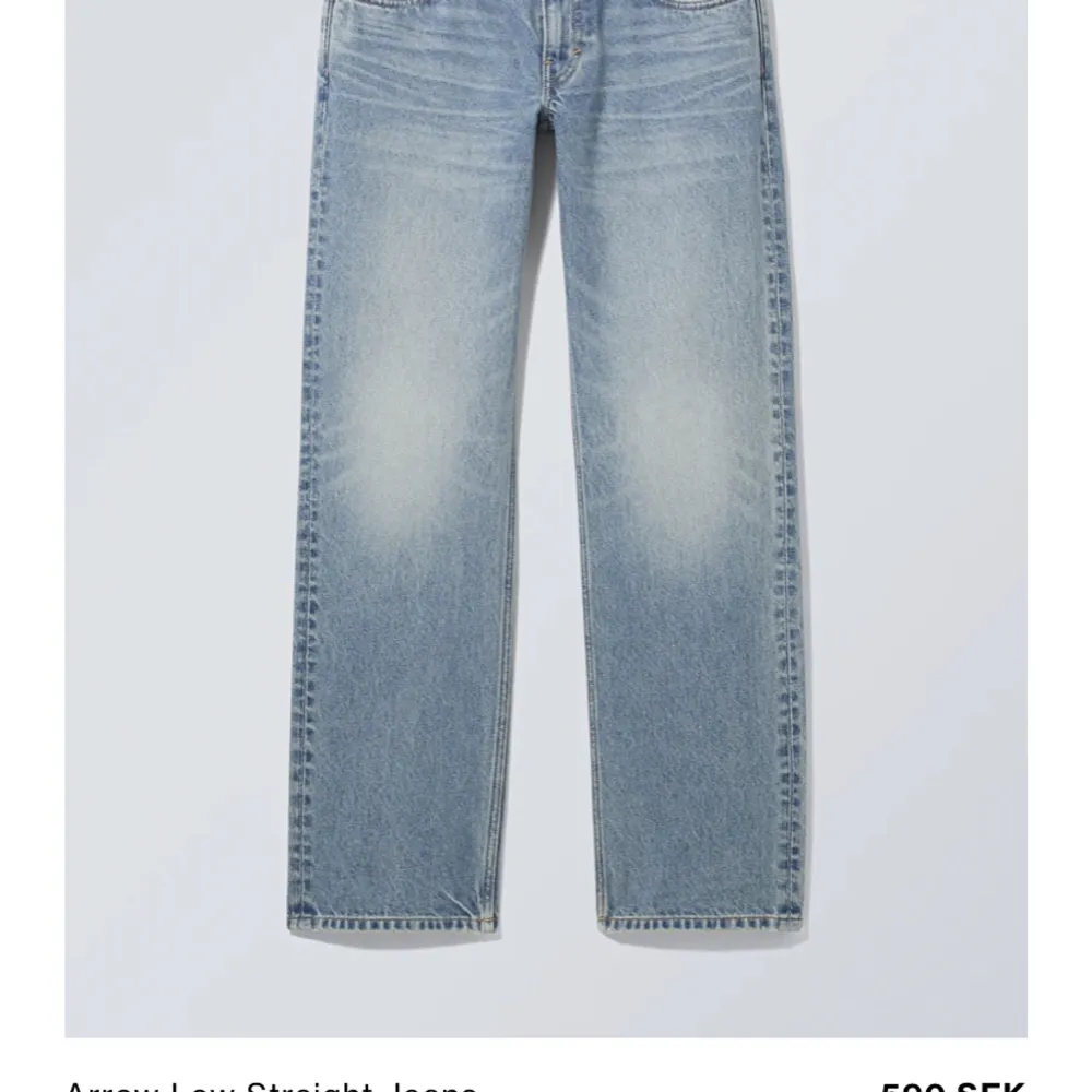 nästintill oanvända arrow jeans från weekday, därav nyskick. hör av er privat till mig vid frågor💕nypris 590kr. Jeans & Byxor.