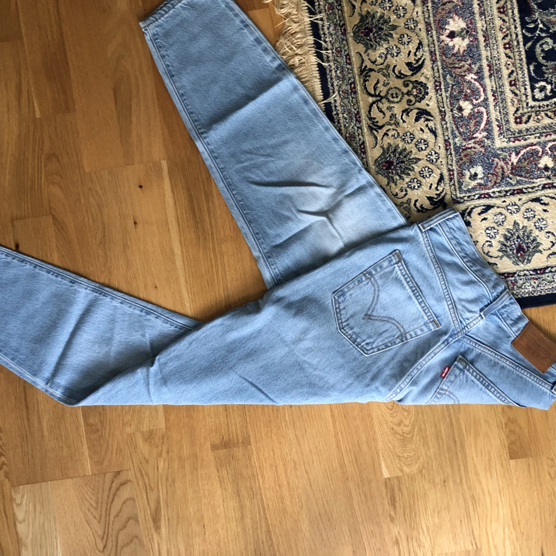 Levi’s High Loose Taper Jeans - 91