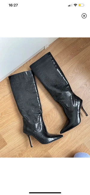 Stövlar Nakd - Använda en gång. Klackhöjd 10 cm. 