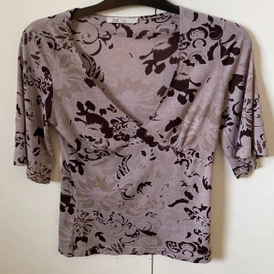 Söt topp - Jättefin figursydd topp ❤️