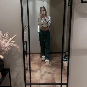 Cargobyxor - Cargobyxor i grönt från Boohoo man St xs