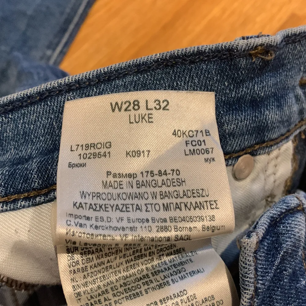 Lee jeans i nyskick Strl w28 l32 Till killar. Jeans & Byxor.
