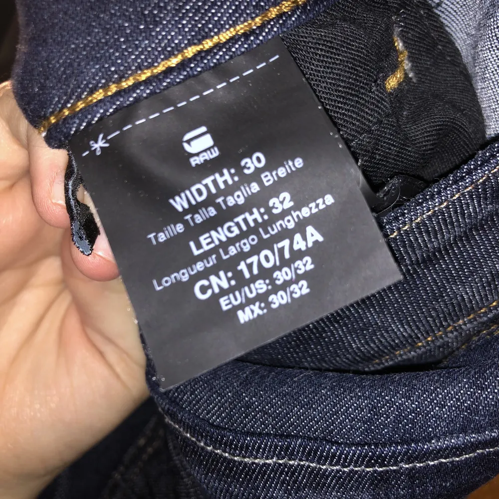 Lågmidjade G star jeans, bara provade men ej använda, passar S, eventuellt M också. Jeans & Byxor.