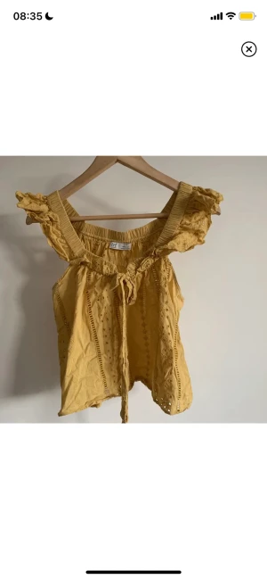 Topp - Topp från zara med så fina detaljer!⭐️