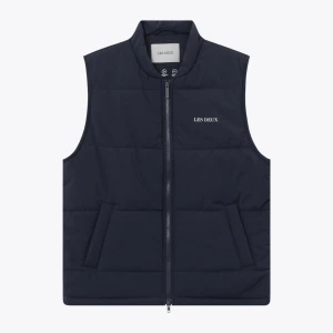 Les deux väst  - Använd 2 ggr så nästan helt ny, pris kan diskuteras vid snabbt köp 