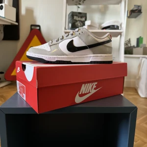 Nike Dunk Low Light Iron Grey Womens - Helt nya. 800kr, kvitto kan uppvisas