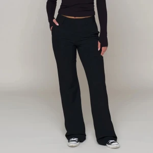 Kostymbyxor  - Säljer dessa super fina kostymbyxor från LXA, de är nästan oanvänts och i fint skick 