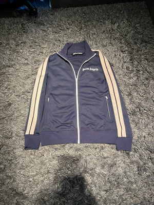 Palm angels  - Palm angels top  Size: L Pris: 1999kr Skick: 9/10