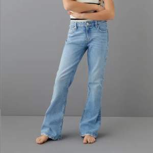 Säljer dessa superfina bootcut jeans ifrån ginatricot då de nästan var lite för korta för mig. Hör av dig för frågor!!!💗💗