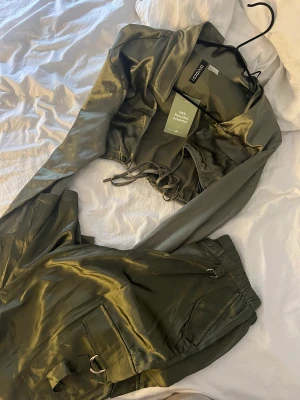 H&M set  - Oanvänd. Säljs tillsammans