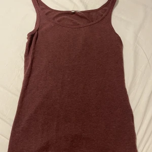 Lila/rött linne - Lila/rött linne stl:Xs