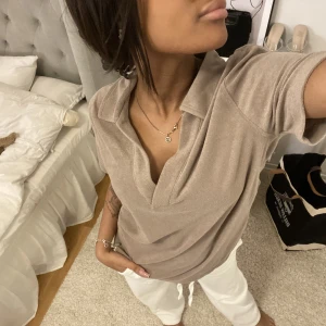 Froté Tröja  - Säljer denna då den ej kommer till användning 🤍 köparen står för frakt 📦 