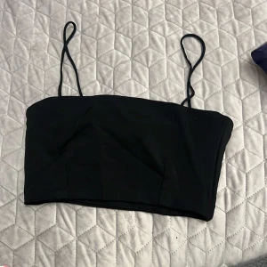 H&M topp - H&M topp i storlek 34