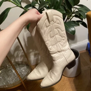 Cowboyboots - Trendiga och bekväma cowboyboots! 