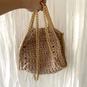 Stella McCartney väska - Virkad väska som är inspirerad av ”Stella McCartney, falabella”. Aldrig använd. Går bra att använda ”köp nu” knappen💕